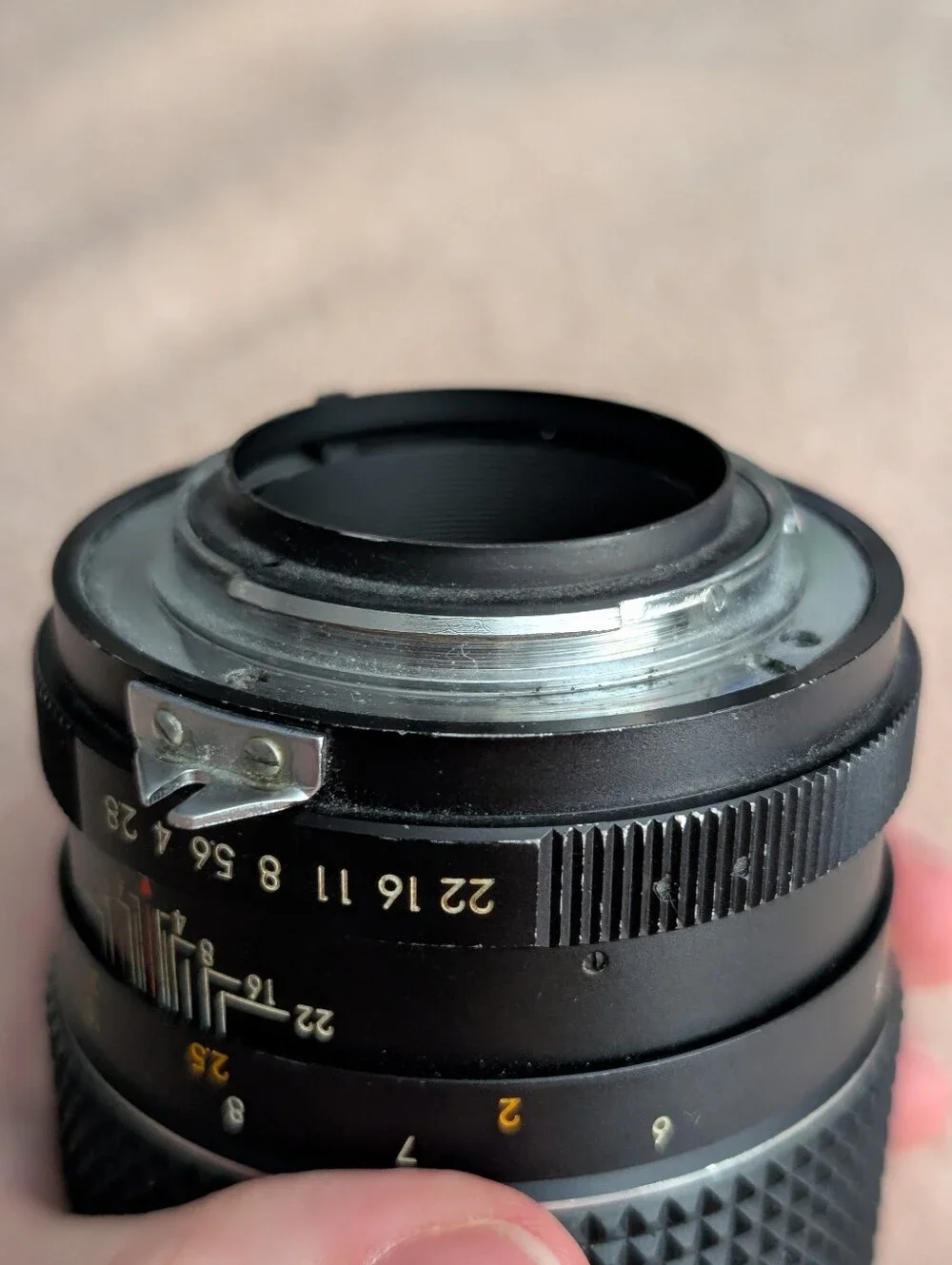 Miida 135mm f/2.8 telephoto manual lens with loose hood